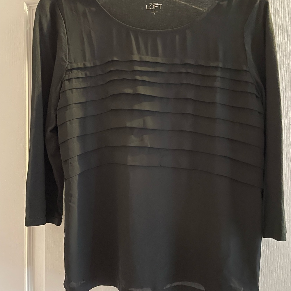 Black 3/4 sleeve shirt